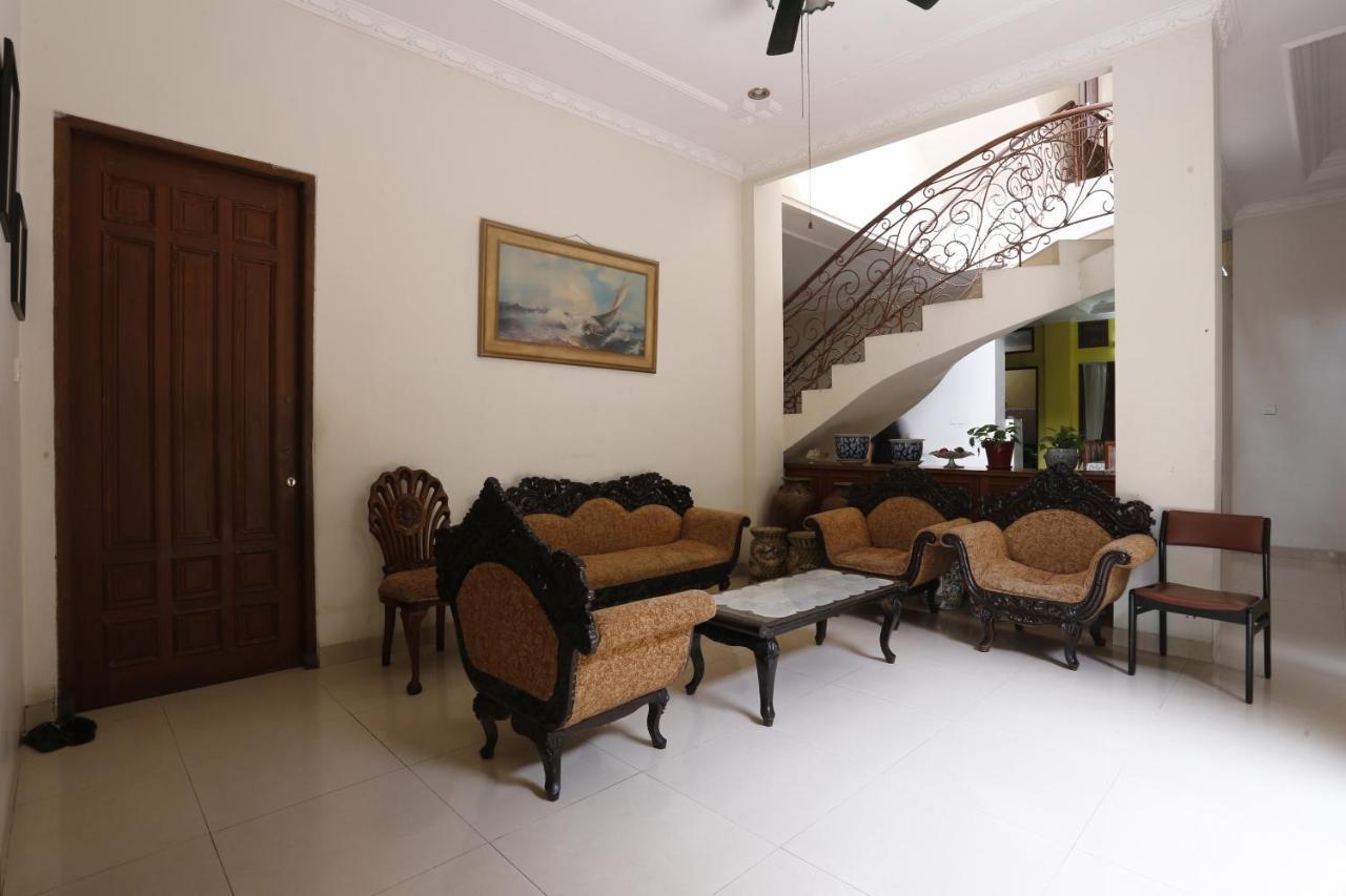 Oyo 93380 Penginapan Mangkoe Barokah Tanah Grogot Bagian luar foto